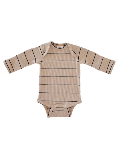 eco friendly newborn outfit - organic cotton