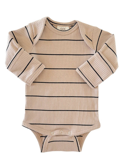 long sleeve baby bodysuit with mitten cuffs